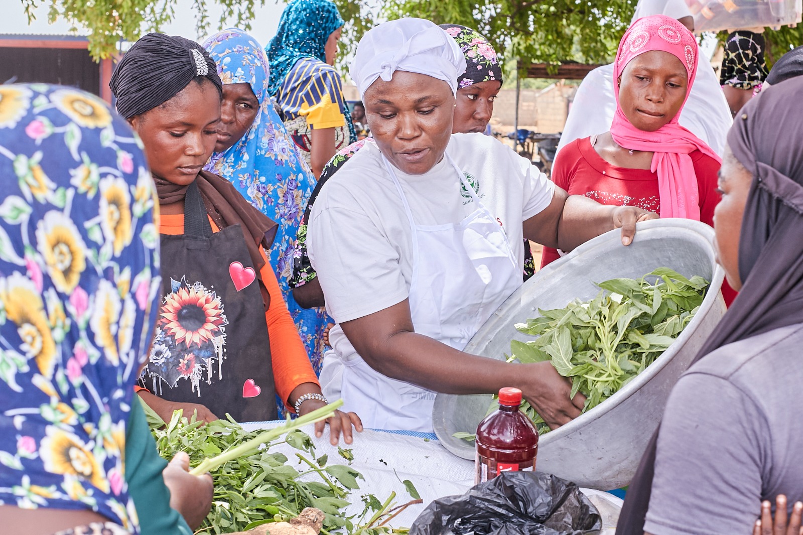 Cooking demonstration for women in gantiga